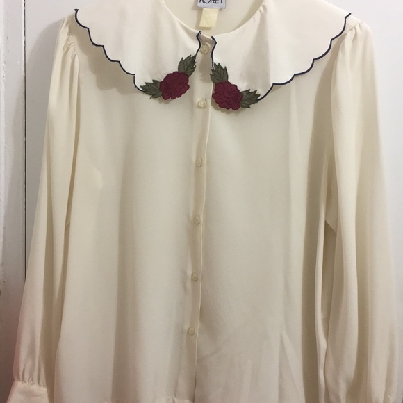 Dainty Vintage Blouse. - Picture 2 of 5